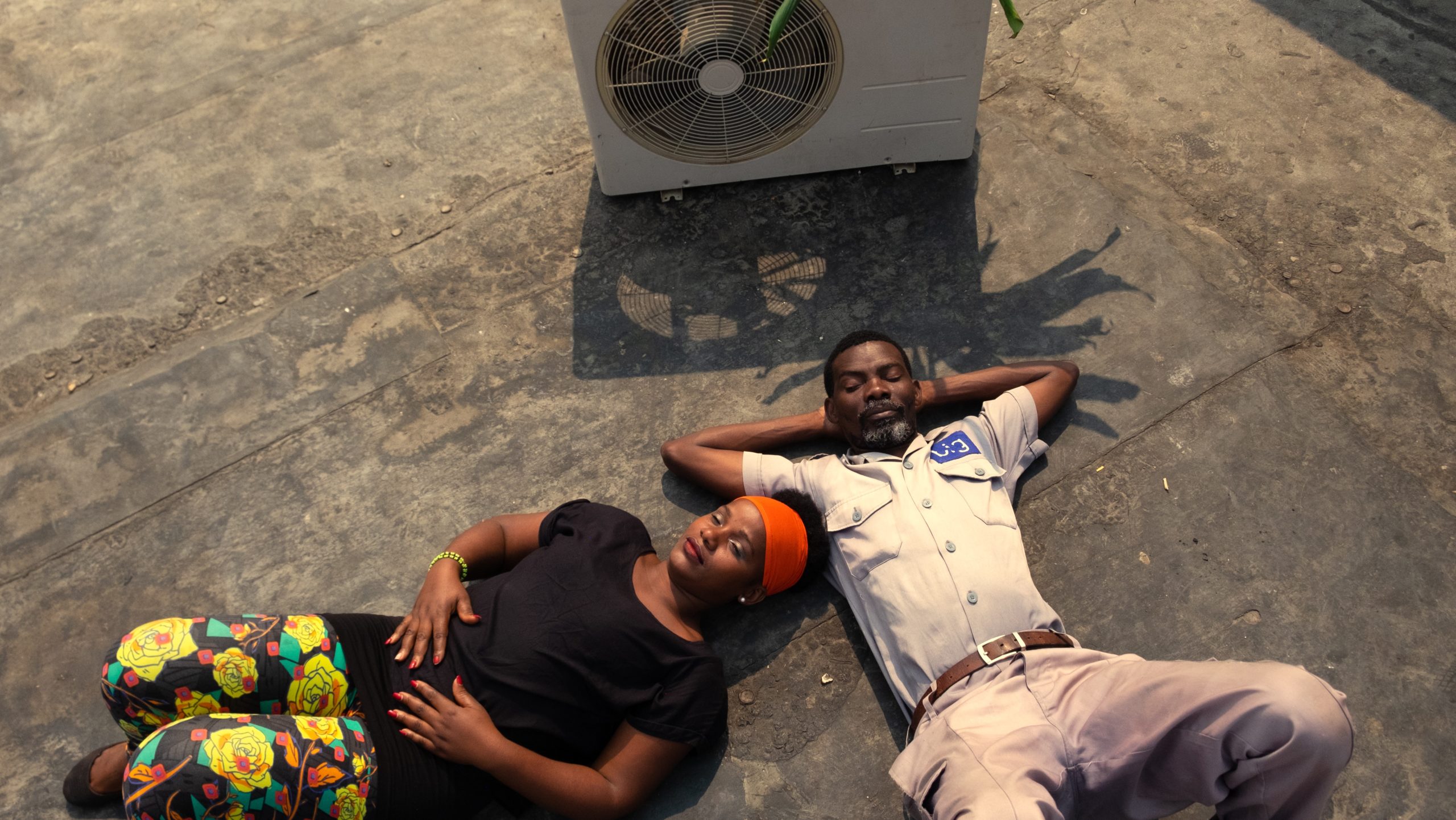 Chłodny powiew wspomnień – recenzja filmu „Klimatyzacja” – AfryKamera