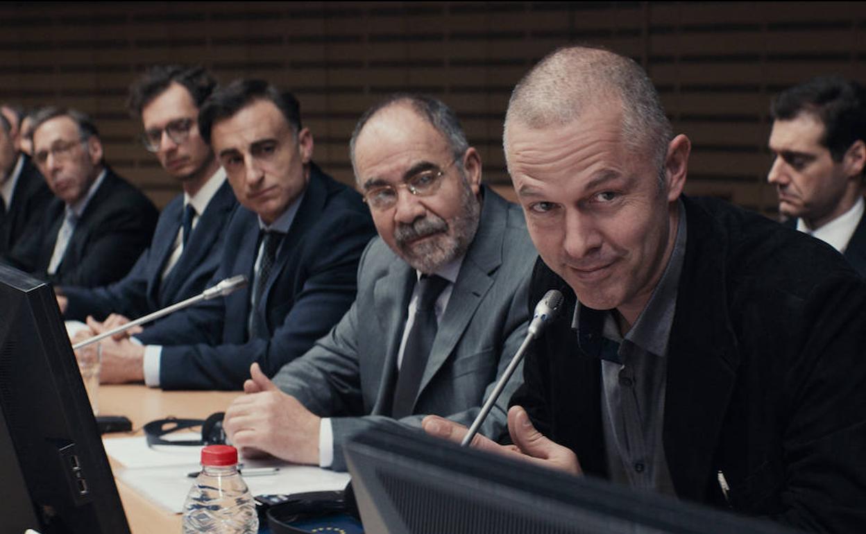 Varoufakis Unchained – recenzja filmu „Dorośli w pokoju”